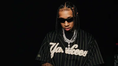 Колишній Кайлі Дженнер дав концерт у Москві, і його пограбували прямо на сцені