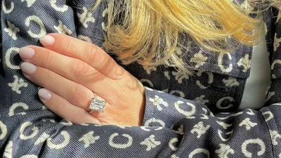 Нігті в стилі "м'яке морозиво" - найактуальніший манікюр для літа 2025