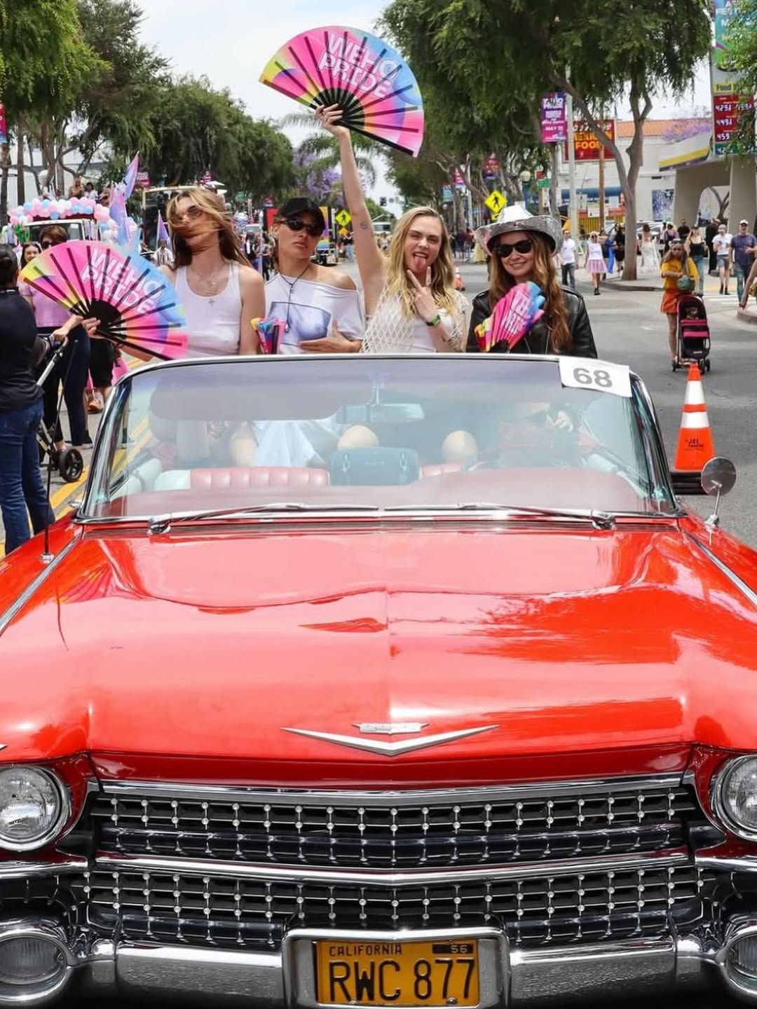 Британська модель взяла участь у параді WeHo у Каліфорнії у 2025 - 725374 Британская модель приняла участие в параде WeHo в Калифорнии в 2025 году - фото 725374
