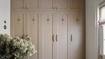 8 гениальных идей для встроенных шкафов, которые сэкономят место в доме