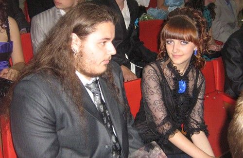 Выпускные 2000-х: трешовые наряды, за которые нам всем немного стыдно - фото 725839