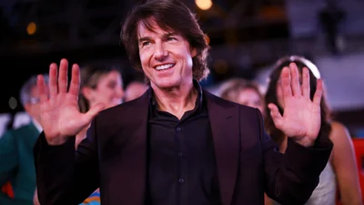 Дочь Тома Круза и Кэти Холмс засветила голые ножки в Нью-Йорке