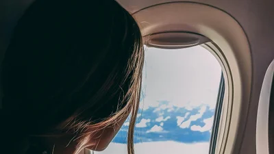 Места у окна в самолете: не садись там, потому что очень рискуешь