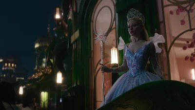Самый красивый фильм года: смотрим первые кадры мюзикла "Wicked: Чародейка 2"