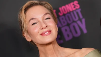 Рене Зельвеггер решилась на кардинальную смену имиджа: пока, длинные волосы