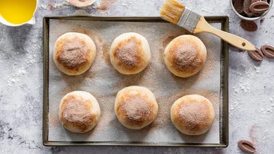 Надзвичайно ніжні: печемо пухкенькі сирні булочки