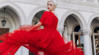 "Я верю в чудеса", - Мика Ньютон призналась, планирует ли она детей со своим мужем-американцем