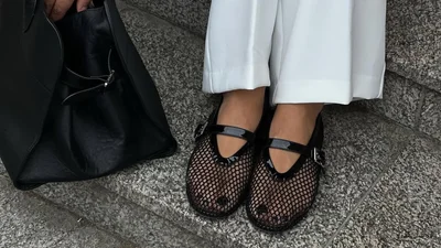 Как носить сетчатые балетки: 5 трендовых образов