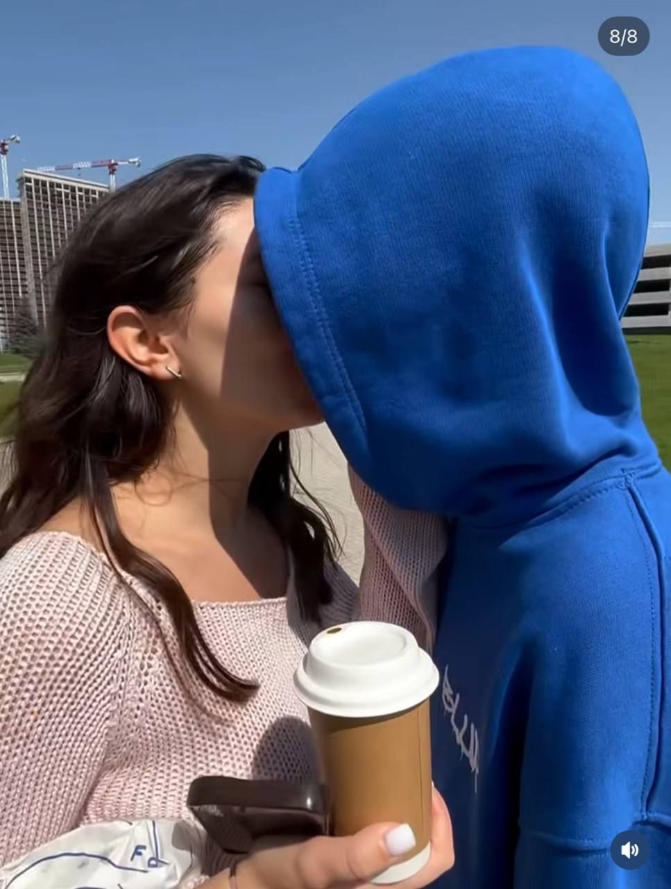 Зірка 'Топ-модель по-українськи' вперше публічно показала інтимні поцілунки з коханою - фото 728036