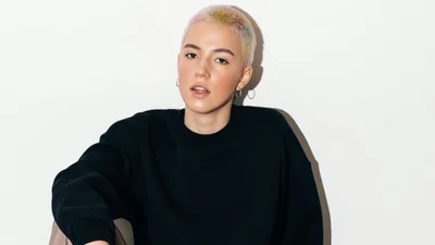 Звезда "Топ-модель по-украински" впервые публично показала интимные поцелуи с любимой