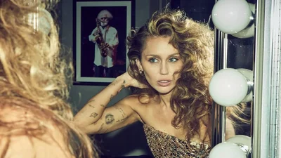 "Верни 800 баксов": фаны заплатили за концерт Майли Сайрус, а попали в кино