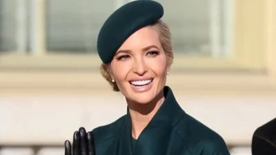 43-летняя Иванка Трамп в бикини устроила фотосессию на доске для серфинга - а фигурка то шикарная