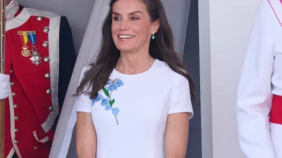 Королева Летиция показала, какие каблуки созданы для лета: удобно и очень женственно