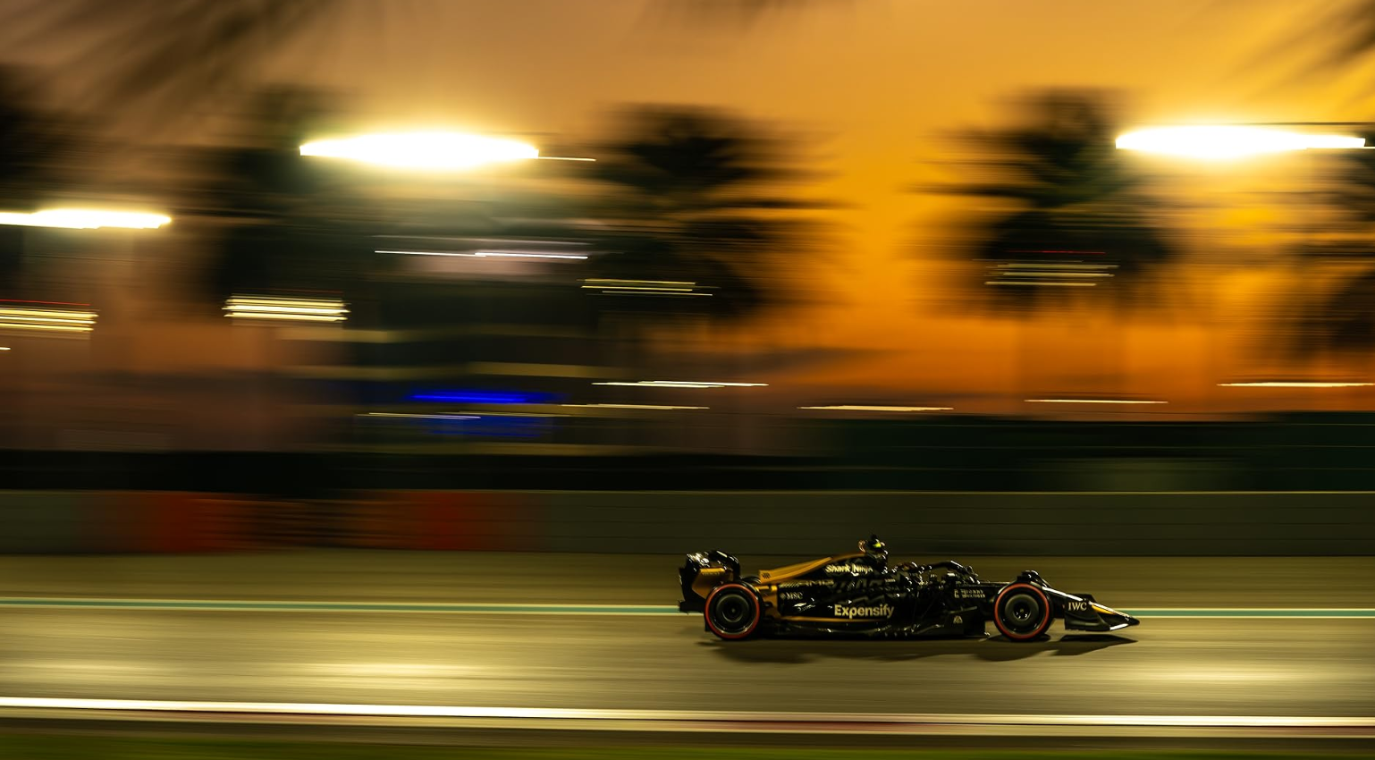 Потрогай Питта: этот особенный трейлер 'F1: Фильм' можно почувствовать только на iPhone - 730025 Потрогай Питта: этот особенный трейлер 'F1: Фильм' можно почувствовать только на iPhone - фото 730025