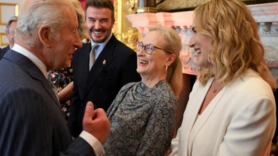 Король Чарльз III рассказал что-то ужасно смешное мировым звездам на приеме во дворце - и это попало на камеры