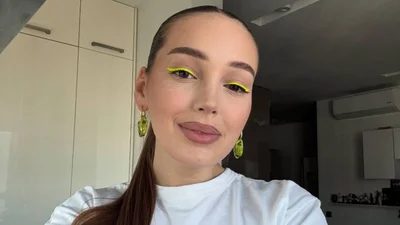 Соковиті слойки з фісташковим ганашем та ожиновим конфі – рецепт переможниці МастерШеф-14 Наталки Нікішиної