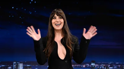 Як укласти чубчик, щоб виглядати effortless, як Дакота Джонсон - лайфхаки для ледачої зачіски