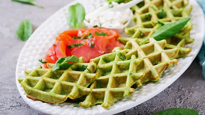 Неймовірно смачні та легкі у приготуванні: кабачкові вафлі для всієї родини