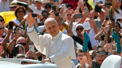 Джоли, Бибер и Папа Римский - родственники: шокирующие факты о родословной Льва XIV