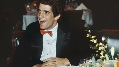 Если бы "Корона" была о США: в Голливуде решили снимать сериал о сыне Джека Кеннеди