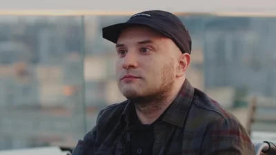 Віктор Розовий зустрічається з кимось чи ні