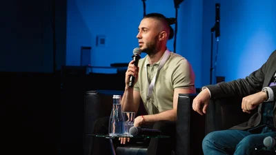 Тополя відповів на аморальний пост Безуглої і відкрив "банку" на "психіатричну допомогу" їй