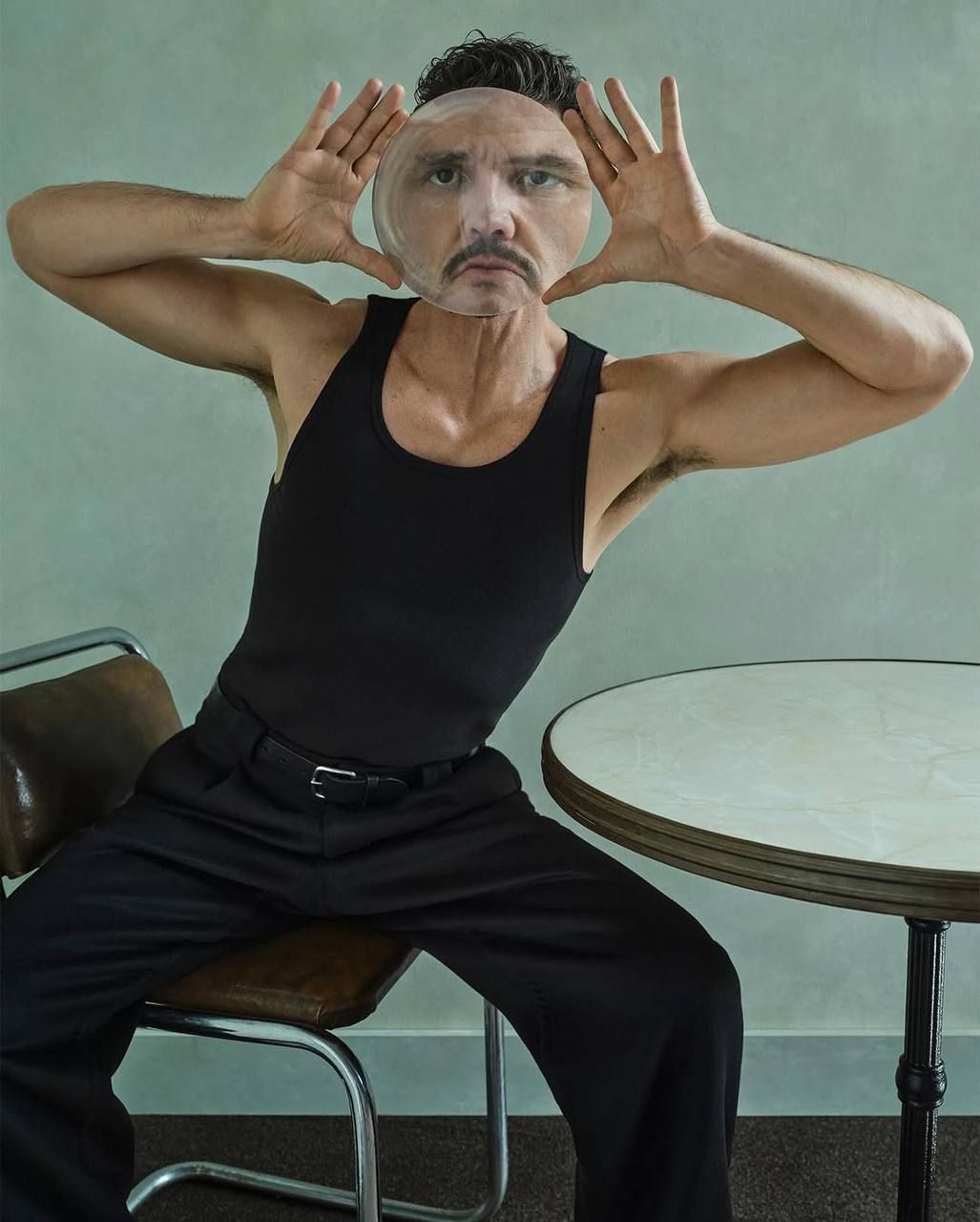 Педро Паскаль зробив гарячу фотосесію для Vanity Fair  - фото 734481