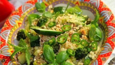 Ідеальне літнє комбо: кус-кус з зеленими овочами