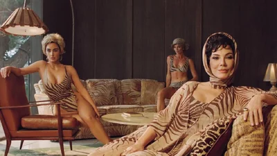 Ким Кардашьян с мамой снялась в новой рекламе своего бренда: их просто не узнать