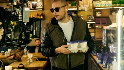 Нікіта Кісельов презентував трек та кліп "Чайка": закоханий в Одесі