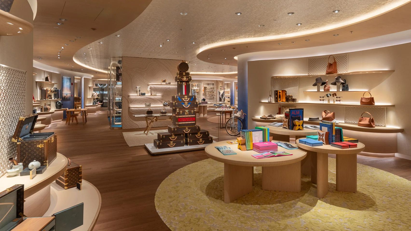 В Шанхае открылся магазин-корабль Louis Vuitton - его размеры впечатляют - 736079 В Шанхае открылся магазин-корабль Louis Vuitton - его размеры впечатляют - фото 736079