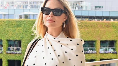 Марго Робби в платье в горошек: звезда вывела принт на новый уровень гламура