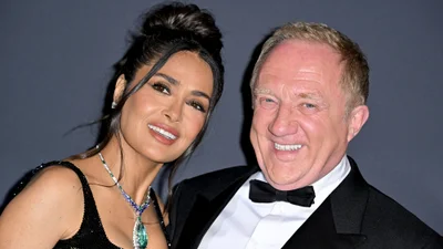 Сальма Хайек пропустила грандиозную свадьбу миллиардера Безоса, а ее муж – нет: где была актриса