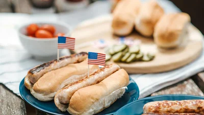 Бостонское чаепитие, деревянные зубы и 150 млн хот-догов - интересные факты о Дне независимости США