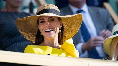 Кейт Миддлтон выгуляла очередную шляпу из своей коллекции: стиль преодолевает жару