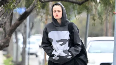 Донька Пітта і Джолі пішла з коханою дівчиною на суші