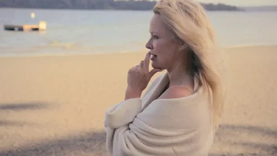 От иконы Playboy до эталона естественной красоты: как изменилась Памела Андерсон