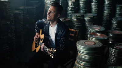 Новый трек DIBROVA напоминает о времени, которое мы теряем каждый день