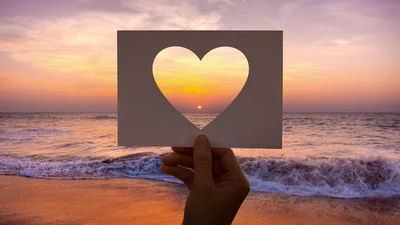 З Міжнародним днем миру та любові 2025 - милі листівочки та теплі привітання своїми словами