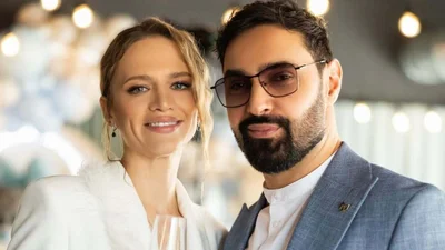 Жена Виталия Козловского показала, как весело проводит время без него, публикуя фото в купальнике