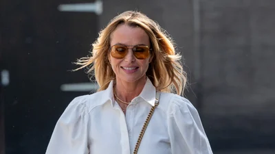 Total white Аманды Голден: такой роскошной блузки с пышными рукавами ты еще не видела