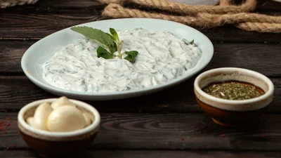 Готуємо вдома легендарний грецький соус дзадзикі