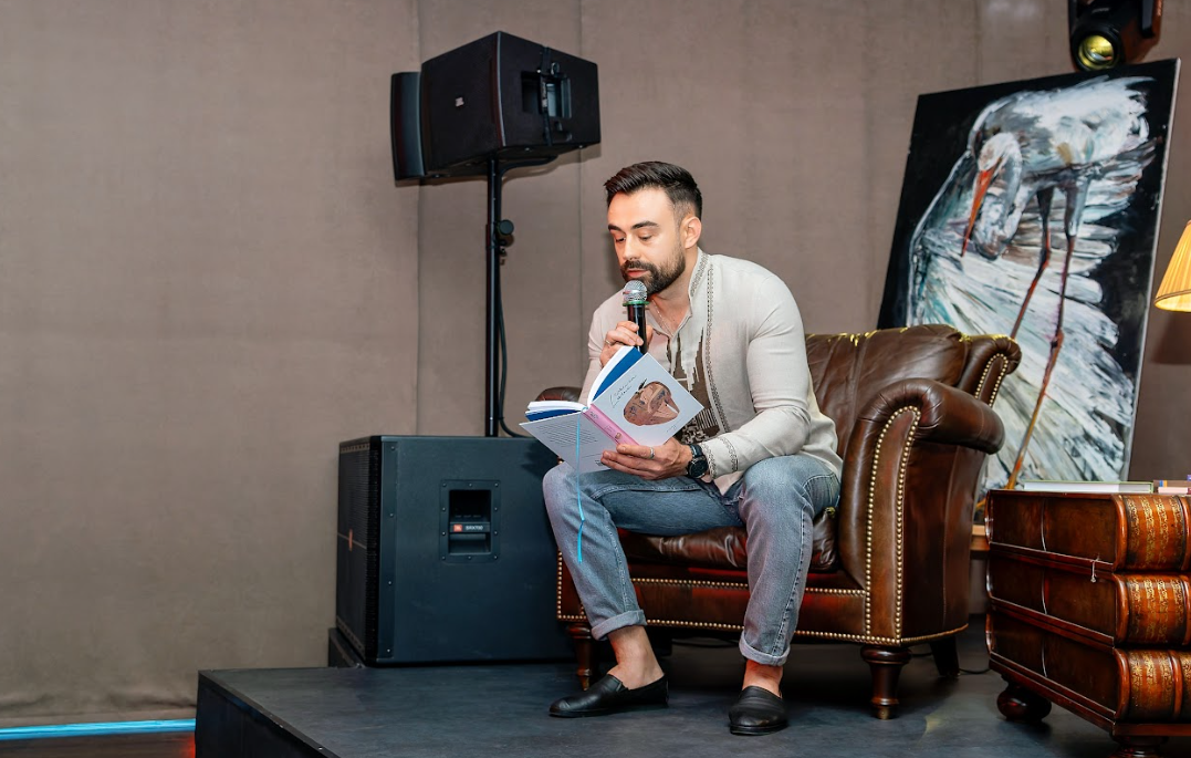 Григорий Бакланов чувственно прочитал стихотворение Сергея Жадана - 739846 Григорий Бакланов чувственно прочитал стихотворение Сергея Жадана - фото 739846