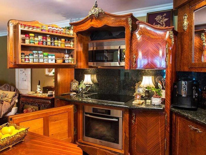 За деньги вкус не купишь: причудливые дома, которые выставили на продажу - 739896 За деньги вкус не купишь: причудливые дома, которые выставили на продажу - фото 739896