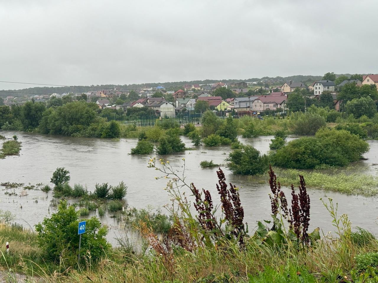 Львов под водой: непогода вызвала подтопление в городе и наделала немалый ущерб - 740111 Львов под водой: непогода вызвала подтопление в городе и наделала немалый ущерб - фото 740111