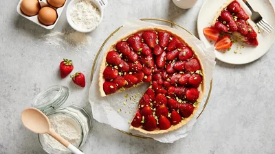 Тарт з полуницею – пиріг з хрусткою основою і соковитою начинкою