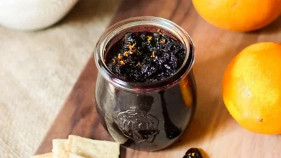 До тостів і булочок: дуже ароматний і густий чорничний джем з апельсином