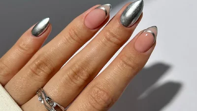 5 блискучих ідей срібного манікюру, які будуть всюди влітку 2025