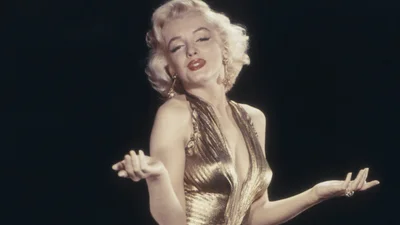 Фото из паспорта Мерлин Монро продали за космические деньги