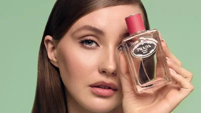 Колишня Тищенка вразила літньою фотосесією та розповіла про свої улюблені парфуми на спекотний сезон